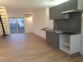  Appartement à louer 2 pièces 50 m²