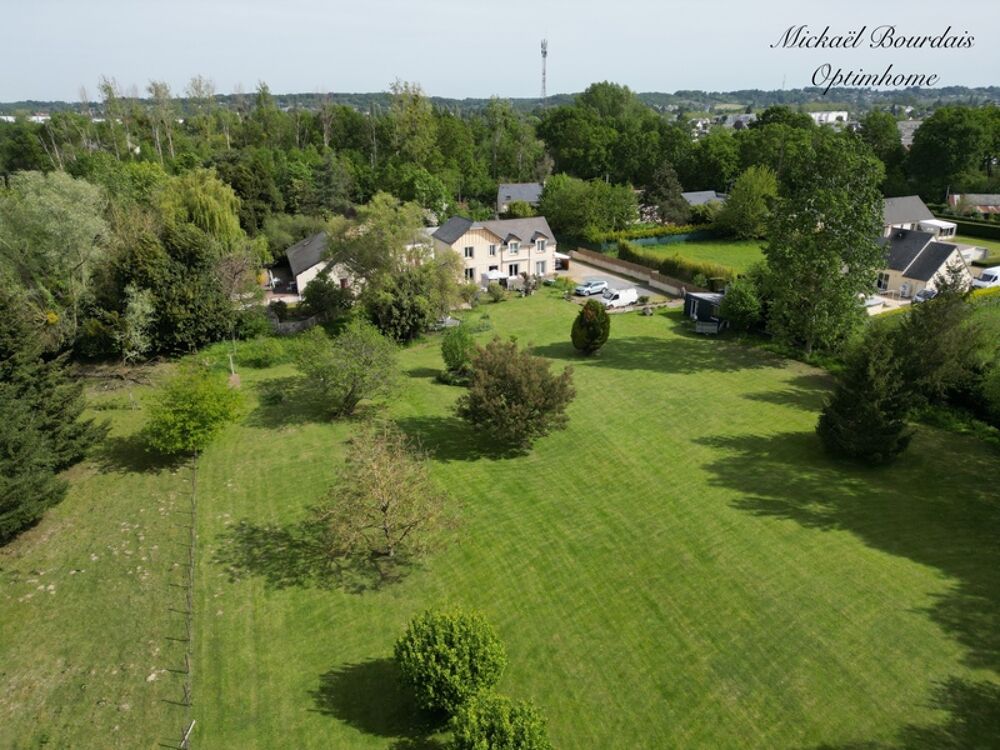? Maison familiale de caractère 190 m2  5 chambres  Environnement calme  Proche centre de La Flèche