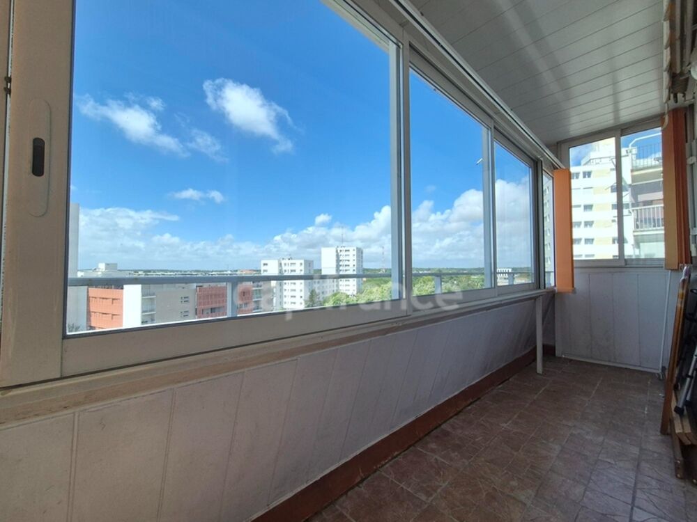 Appartement à vendre 4 pièces ROYAN (17) Loggia - Cave - Parking - Ascenseur