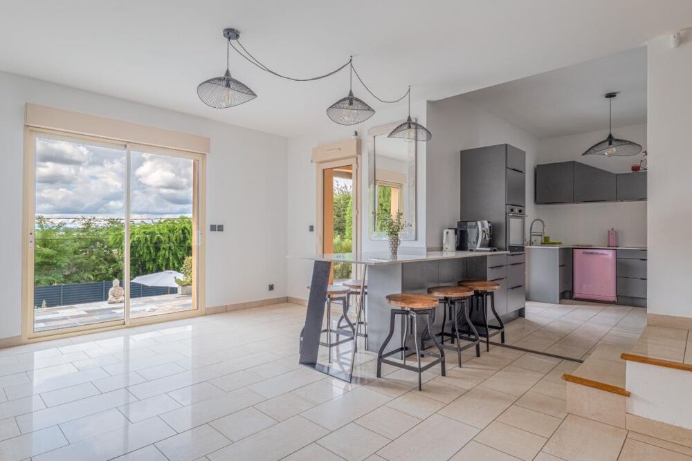 Vente Villa 69110 SAINT FOY LES LYON - MAISON + APPARTEMENT - PISCINE - GARAGE - JARDIN - VUE PANORAMIQUE - PROCHE DES COMMODITES - CALME Sainte foy les lyon