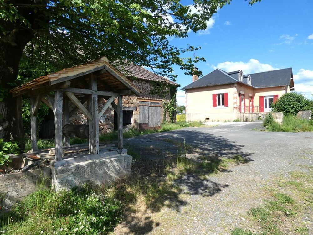 Vente Maison Maison 94 m2 habitables / 3 chambres / grange / terrain 1 hectare environ Hautefort