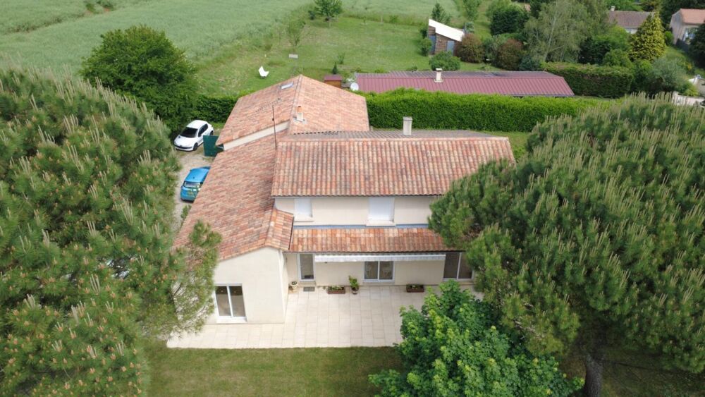 Maison à Ligugé de 230 m2 , 4 chambres +1 studio indépendant, jardin, garage
