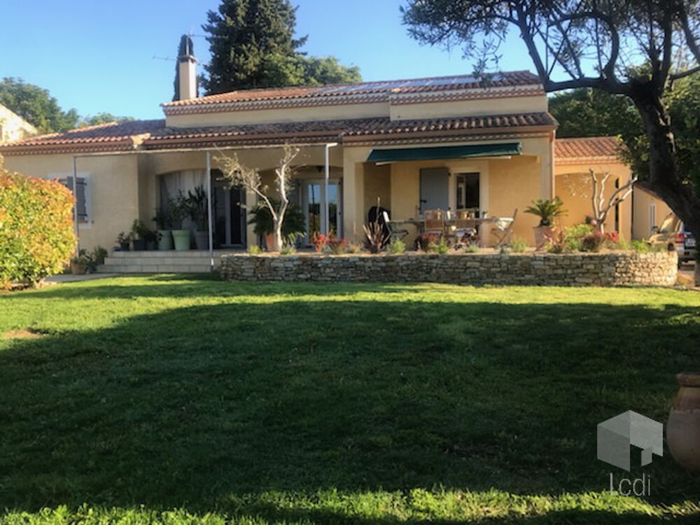 Vente Villa Nimes, Villa tout confort 165m2 avec piscine, 2 garages et a Redessan