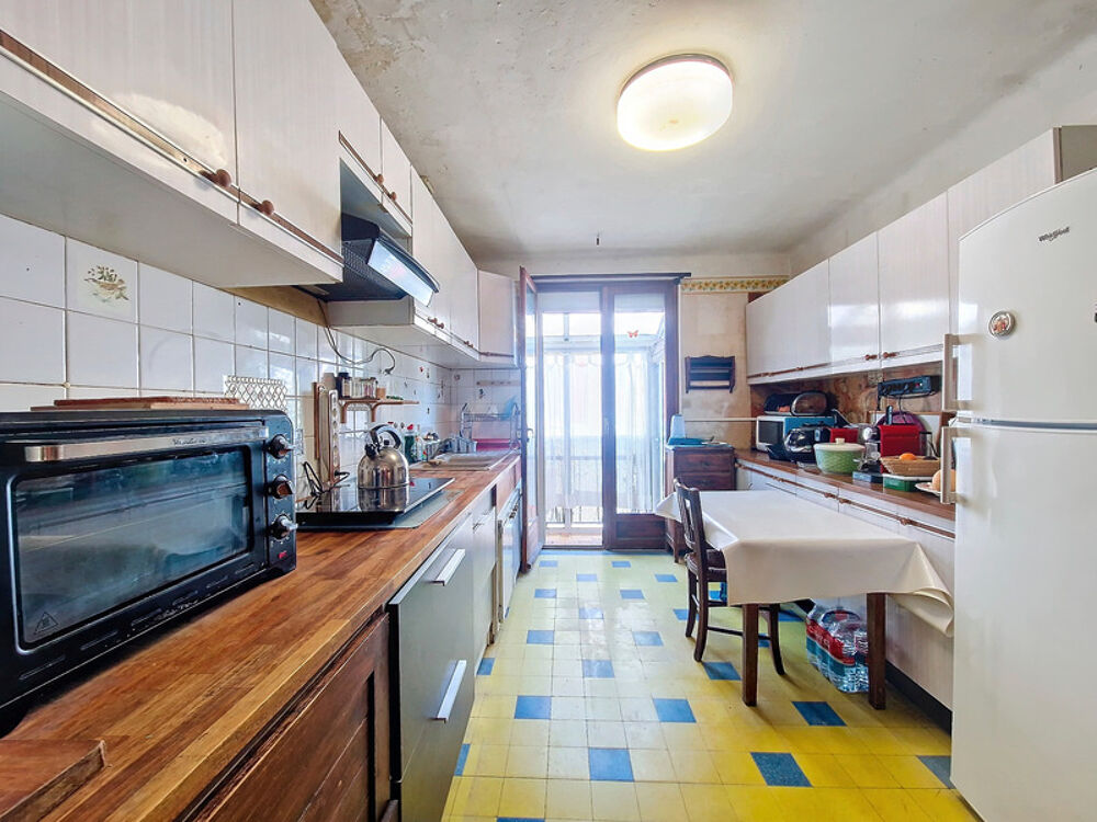 Vente Maison Maison familiale 7 pièces, 2 appartements et local professionnel – À 10 minutes à pied de l'océan SAINT JEAN DE LUZ (64) Saint jean de luz