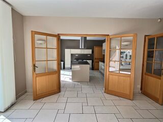  Villa  vendre 10 pices 250 m