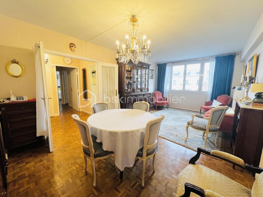 A vendre 3 pièces lumineux avec grand balcon et travaux à prévoir