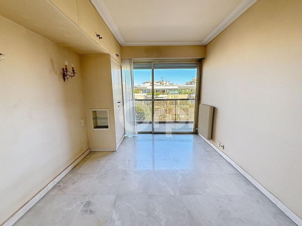 � vendre  Appartement Antibes (06600)