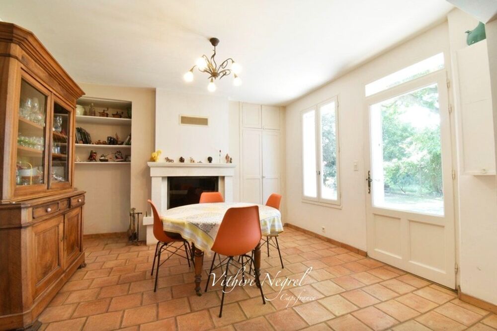 Propriété à vendre 8 pièces et annexe MOURIES (13)
