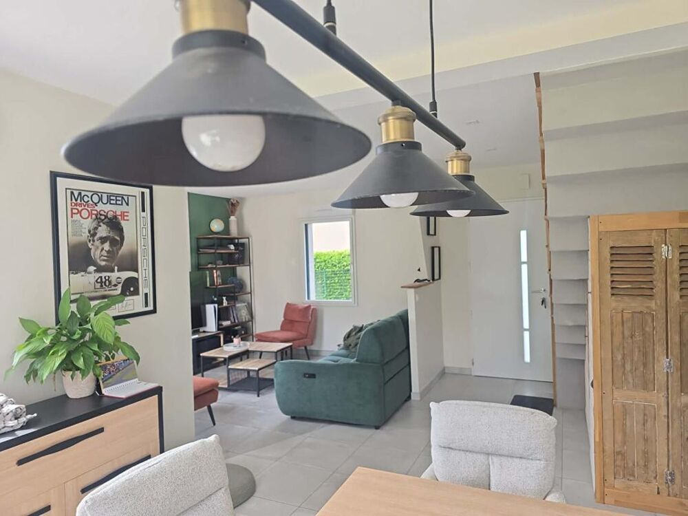 Maison 4 CHAMBRES DOUBLE GARAGE 5 pièce(s) 120 m2