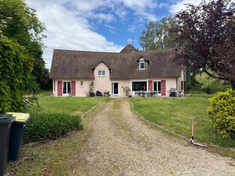   Maison de 7 pi�ces de 255 m� � Fragnes-La Loy�re Maison - 7 pi�ce(s) - 255 m�