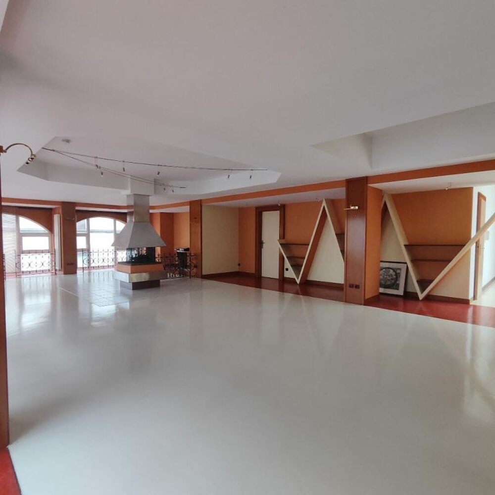 Vente Appartement Belfort centre 90000 : Appartement 6 pièces 344 m2 avec grand garage Belfort