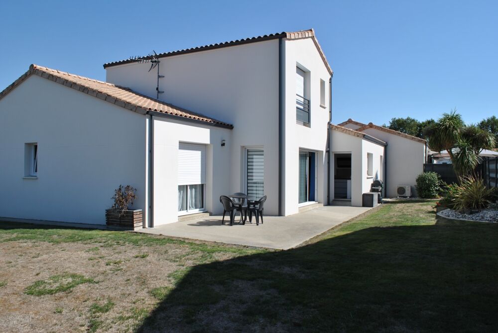 Maison à vendre 7 pièces L'HERBERGEMENT (85)