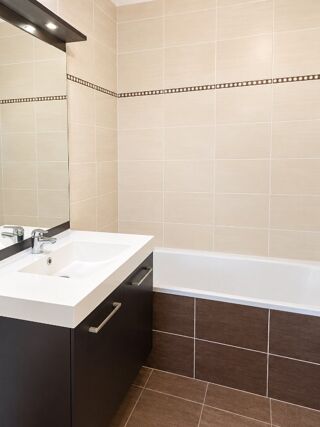  Appartement à louer 2 pièces 37 m²