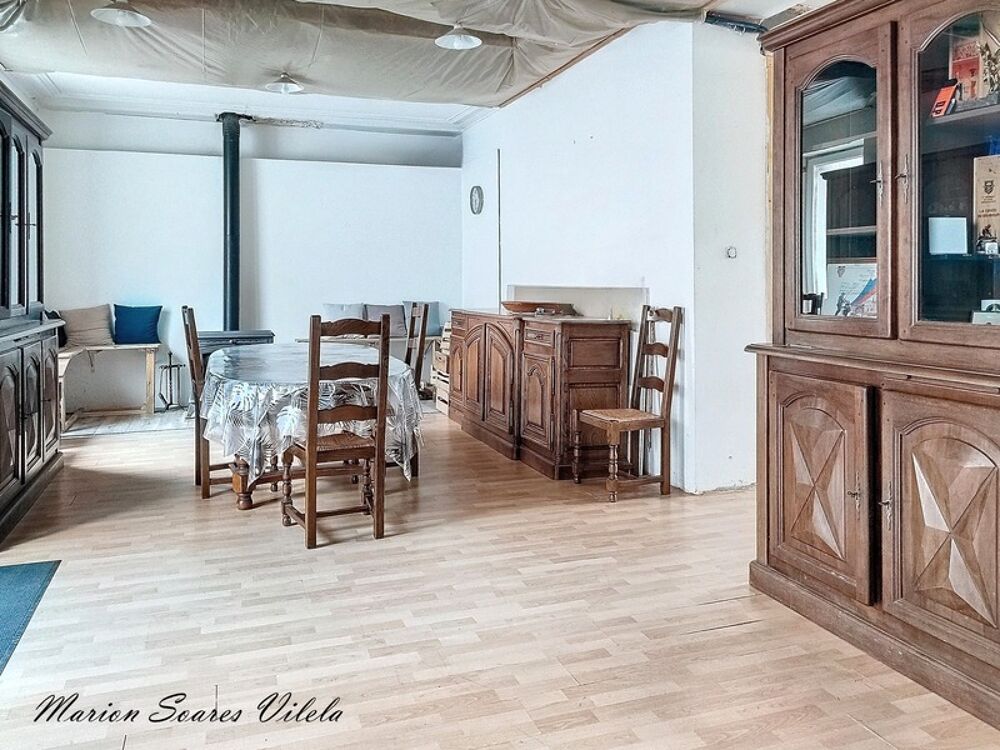 CHAUMES-EN-BRIE, Gros potentiel pour cette maison de ville à rénover sur plus de 160 m² habitables