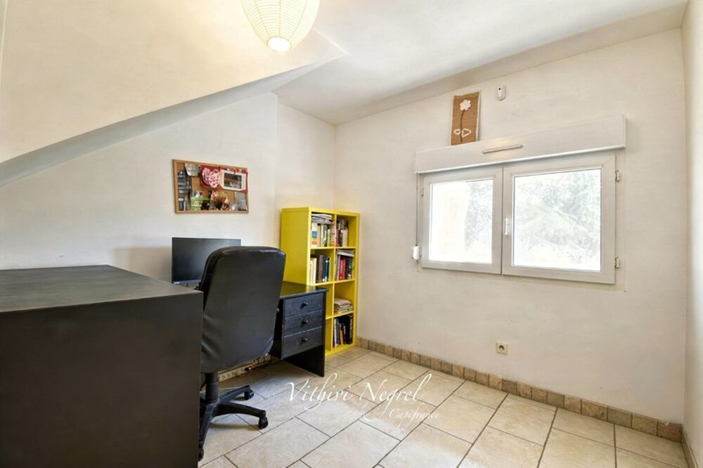 à vendre  Propriété/château Mouriès (13890)