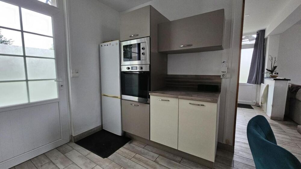 Maison rénovée  3 chambres  Terrain clos  AUBIGNE RACAN (72)