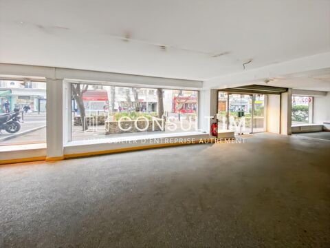 2LOCATION PURE, une boutique de 99m&sup2; de plain pied avec lin&eacute;aire de vitrine de 10m 3167 75020 Paris
