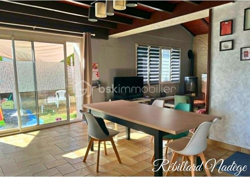 ** Maison familiale avec jardin clos et garage et de beaux volumes à personnaliser! **
