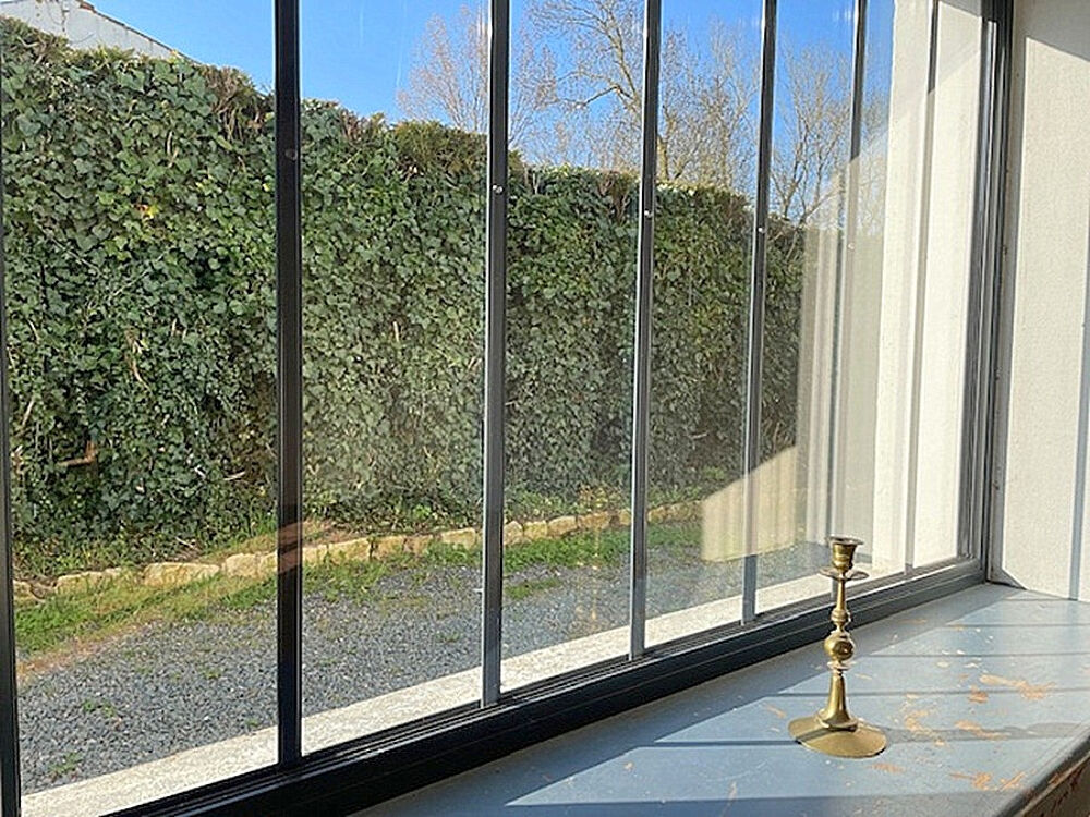 Maison en pierre 188 m² - terrain 9 000 m², piscine, 5 chambres, garage, dépendances