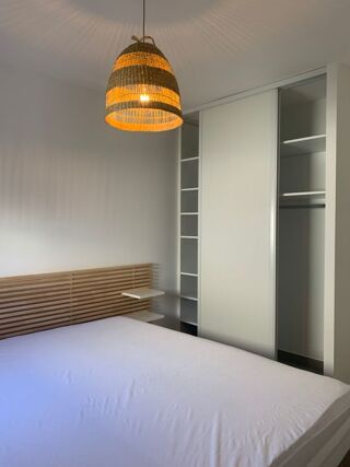 Appartement à louer 3 pièces 70 m²