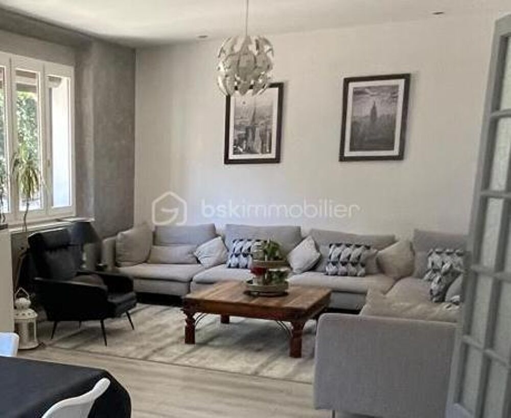 Haut de Villa 116 m² + 30 m² à aménager - 2 chambres + bureau - Garage Motos