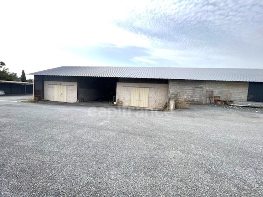   Dpt Charente Maritime (17), à vendre proche de SAINTES Entrepots parkings et Bureaux Saintes