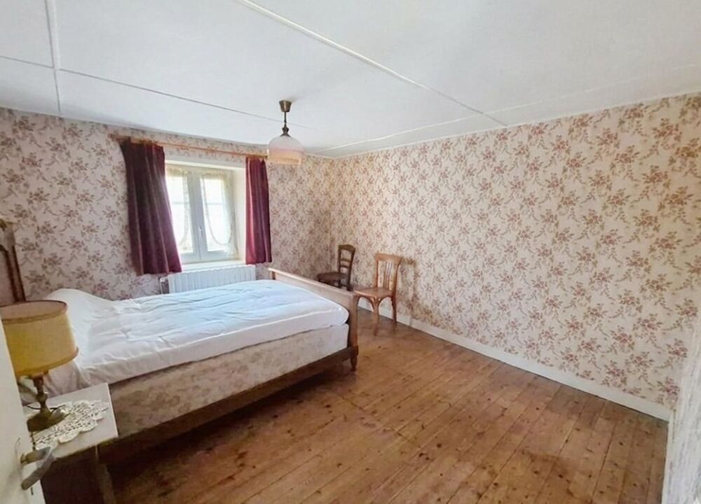 Vente Maison Maison à vendre corps de ferme +longère de 333 m2 au total avec vie de plain pied possible, parcelle de 1110m2, entre Rostrenen Paule