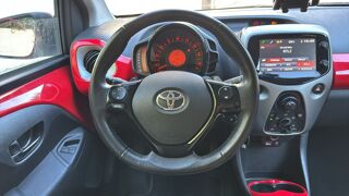 Aygo 1.0 VVT-i 69 X-Wave 2 - Automatique Entretien constructeur 2017 occasion 06600 Antibes