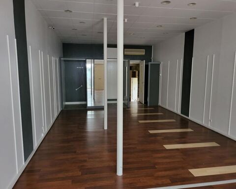   SABLE SUR SARTHE - Local commercial  ou bureau 