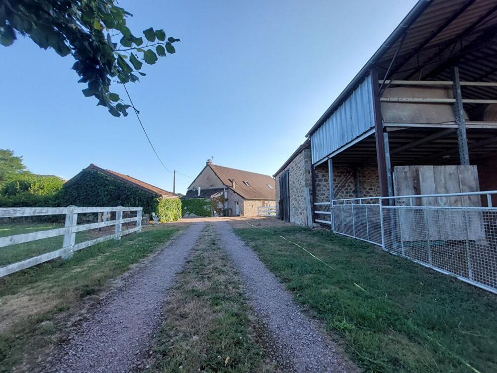 Propriété avec 2 maisons, dépendances et terrain sans vis-à-vis Montmort 260 m2