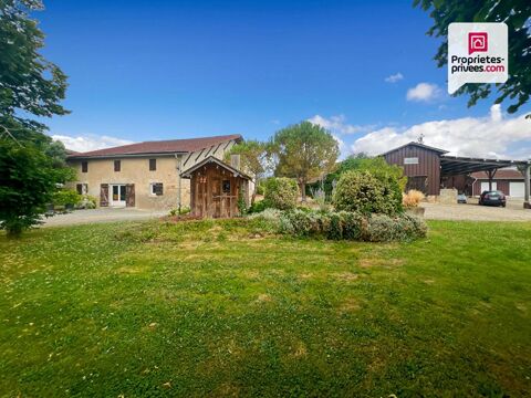   Ancienne ferme avec 2 maisons - �table - s�choir - 2 hangars - 18 hectares Maison - 11 pi�ce(s) - 372 m�