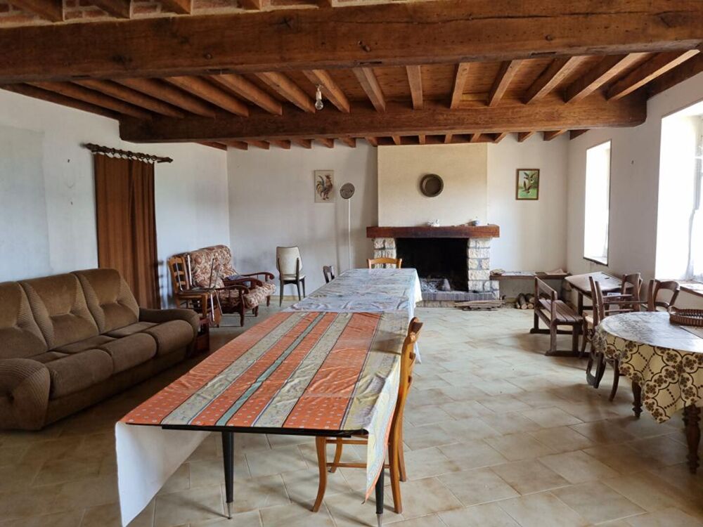"EXCLUSIVITE" GRANDE FERME 6 pièce(s) et 28116 m²