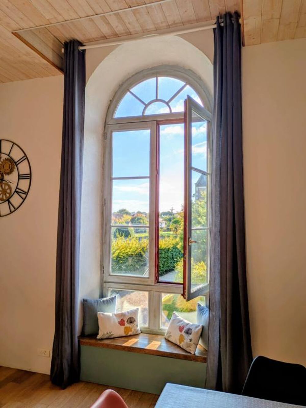 Vente Maison CHAVAGNES EN PAILLERS (85250) - LIEU D'EXCEPTION - ANCIENNE CHAPELLE RENOVEE 6 CHAMBRES SUR 900M² CLOS Chavagnes en paillers