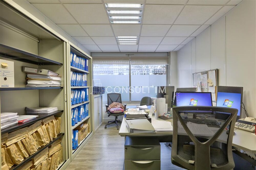   A deux pas de la Gare de Vincennes, bureaux en RDC avec double accès ERP PMR Vincennes