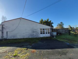  Remise / Grange � vendre 2 pi�ces 202 m� Saint savinien