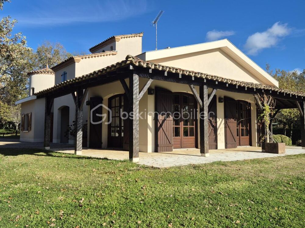 Maison familiale de 183 m² sur une parcelle de 7446 m² à Monestiés