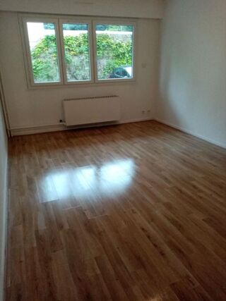  Appartement à louer 3 pièces 64 m²