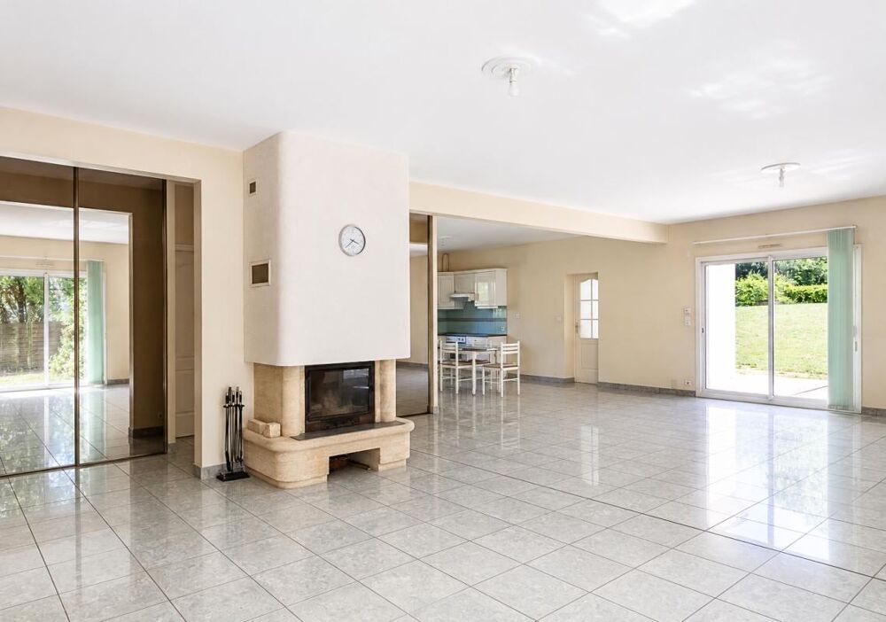 LA CHAPELLE-SUR-ERDRE MAISON BOURGEOISE 221 m² TERRAIN 2 500 m² OUEST GESVRES