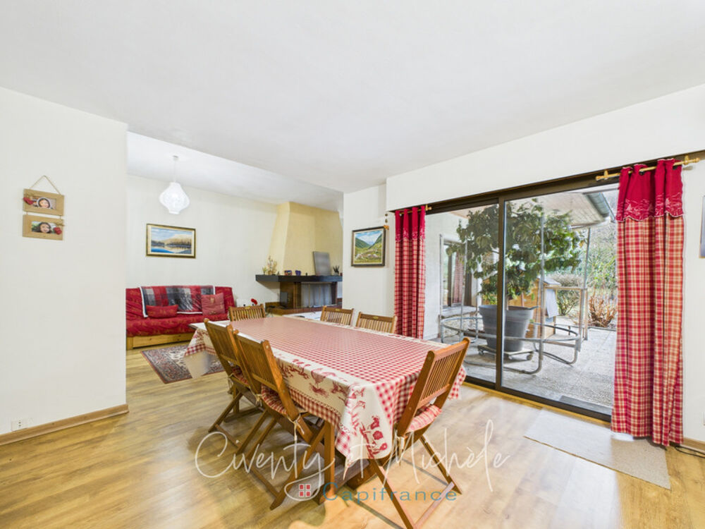 Grande propriété familiale sur 7 533 m² de terrain plat