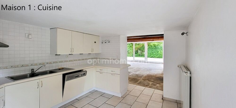 25550 ALLONDANS  FERME 2 MAISONS INDEPENDANTES + DEPENDANCES  7/8 PIECES - 5/6 CHAMBRES  GARAGE