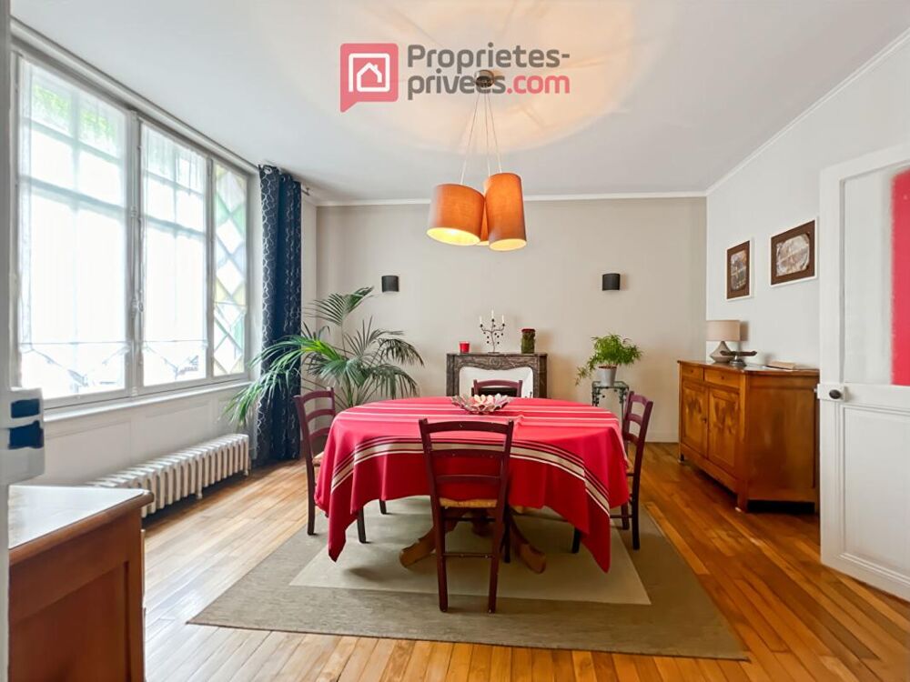 Maison de caractère en centre ville de Chateaubriant 9 pièce(s) 210 m2