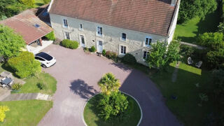  Maison à vendre 15 + pièces 370 m²