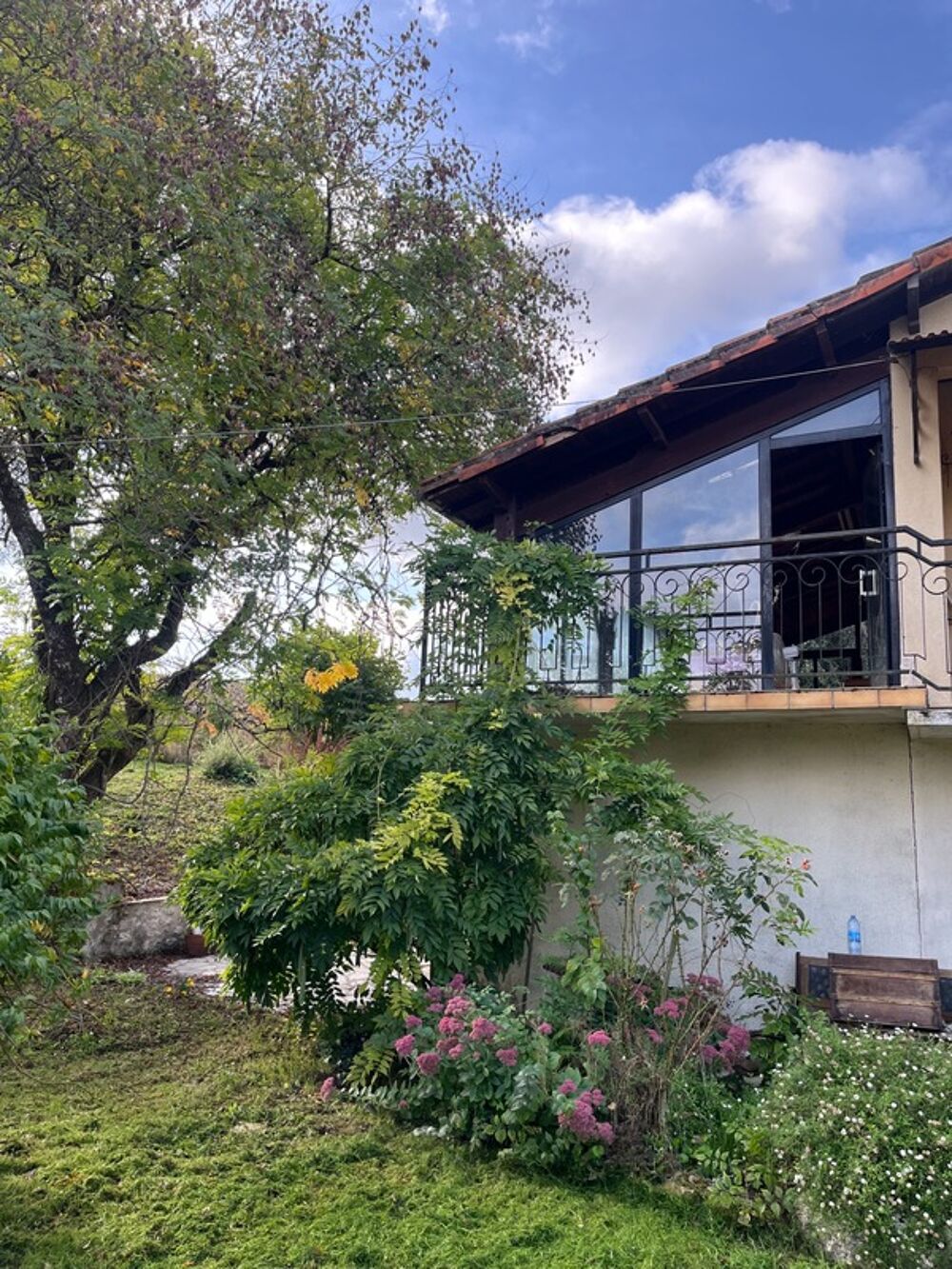 Maison à vendre 5 pièces aux portes de CHALAIS (16) avec grand jardin arboré clos et verger