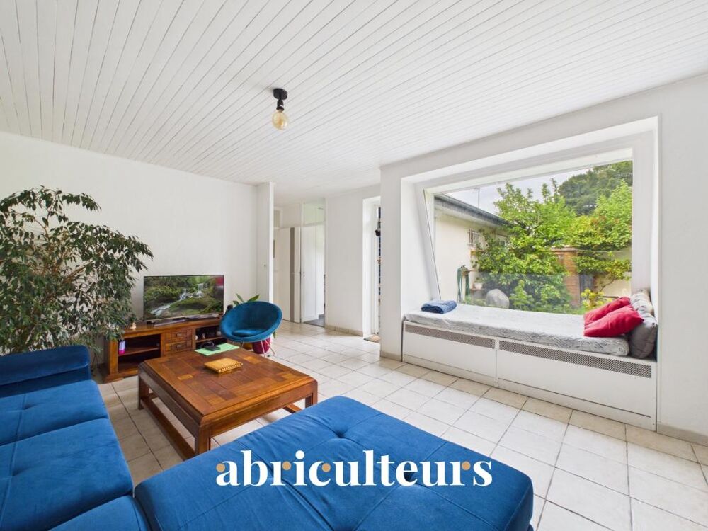 Location Maison A Nantes,  Charmante maison de plain pied , 3 Chambres avec jardin , à louer en meublé pour un an Nantes