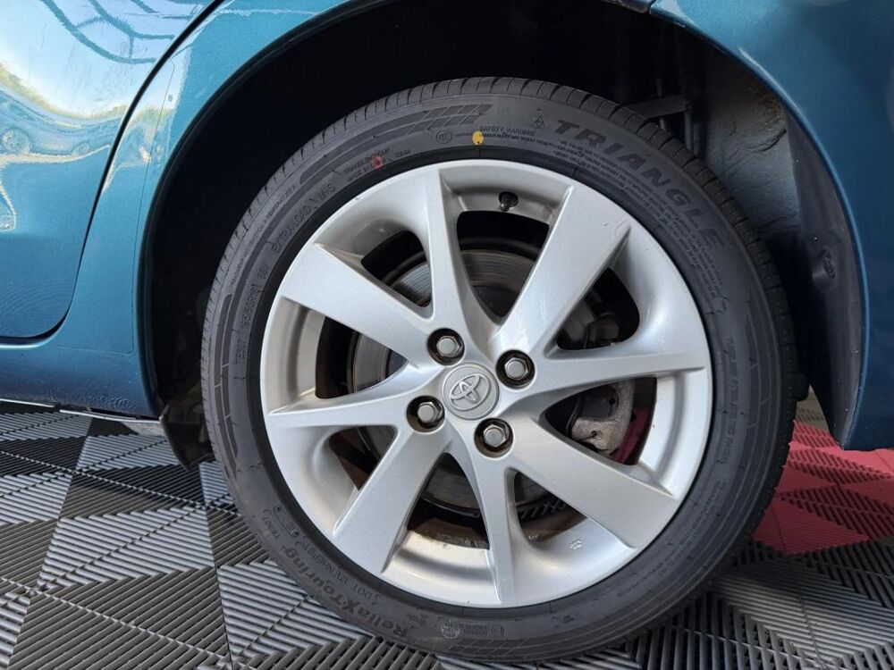 Yaris 1.5 VVTi 16V HSD Hybrid 100h E-CVT 75 cv Bo&icirc;te auto 2014 occasion 85190 Venansault