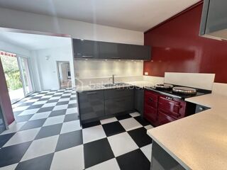  Propri�t�/ch�teau � vendre 9 pi�ces 230 m�