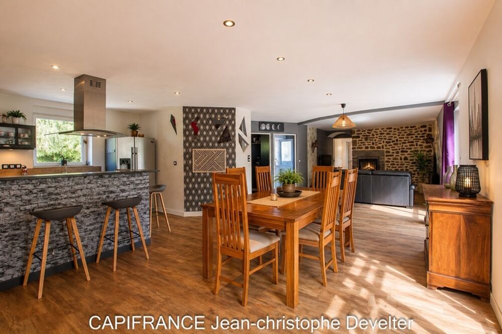 Maison à vendre proche de GORRON (53) maison en pierre de plain pied 4 chambres sur terrain de 6 300 m2