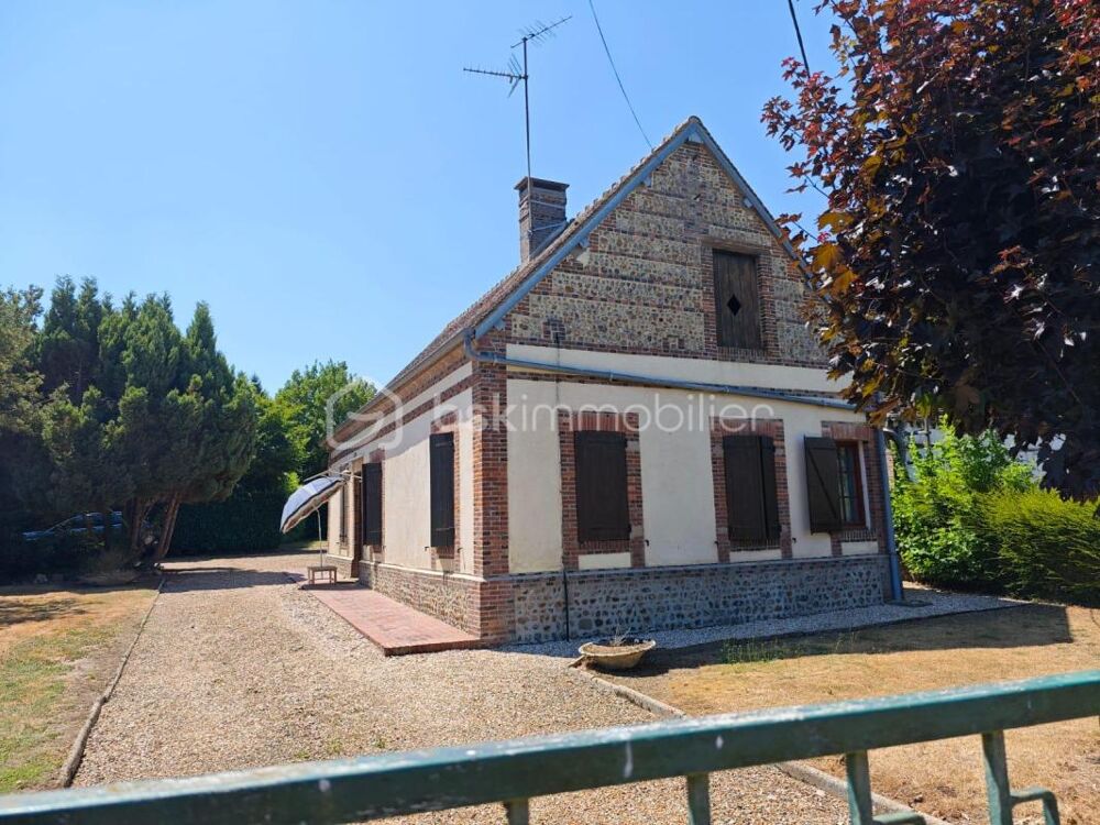 Authentique maison normande de plain-pied avec dépendances et fort potentiel d'aménagement