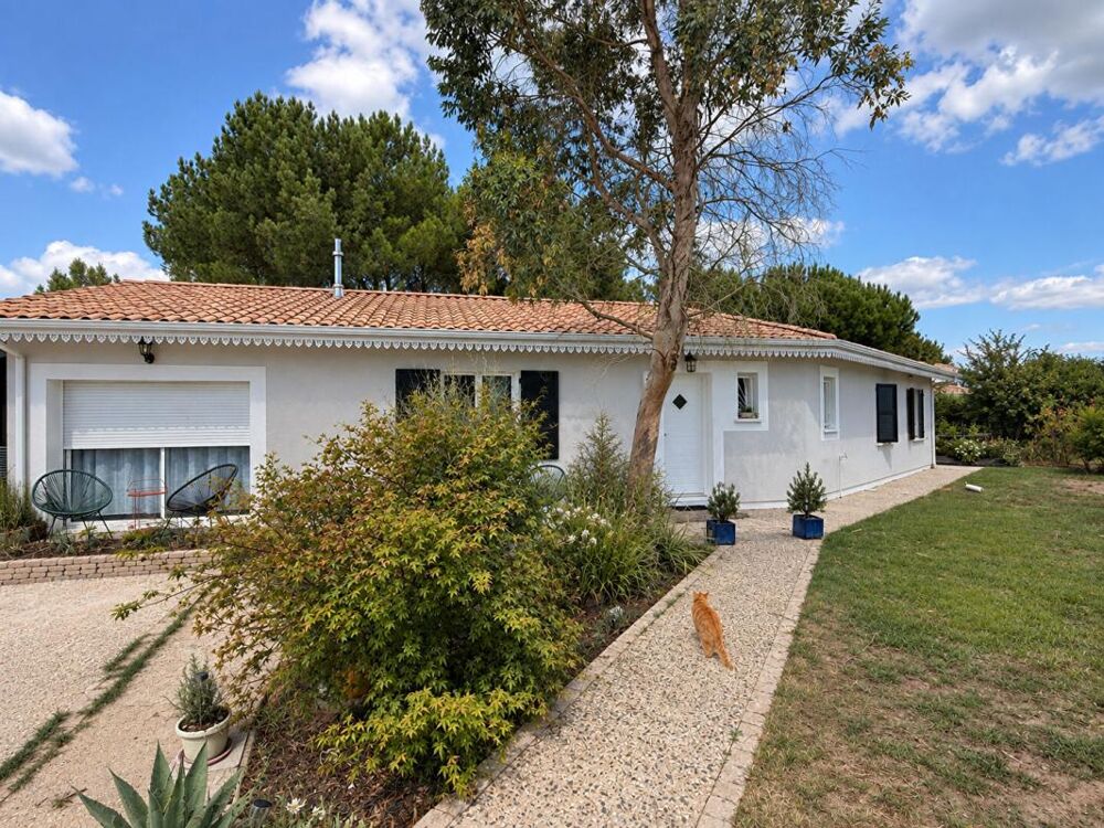 Vente Maison Maison Salles hyper centre 5 chambres 127m² + piscine sur 1600m² de terrain Salles