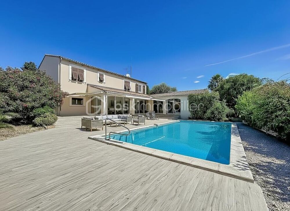 *** MAGNIFIQUE VILLA T7 DE 222 m² AVEC PISCINE - CASTRIES ***